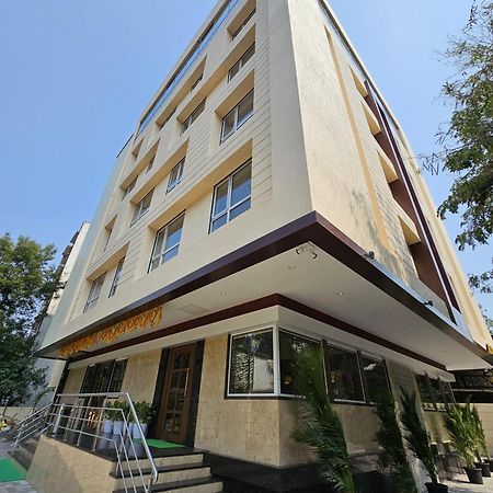 Hotel Golden Nest Tháné Exteriér fotografie